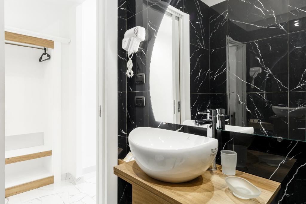 Sant'Angelo Suites - Standard Double Room