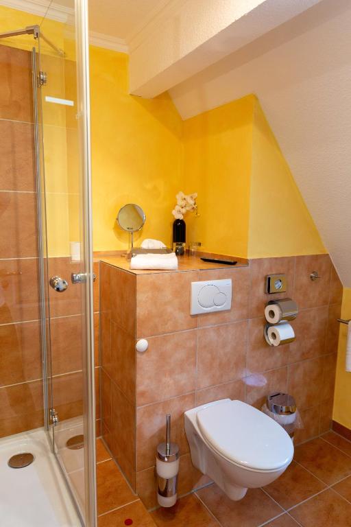 Koupelna v ubytování Hotel Landhaus Knappmann