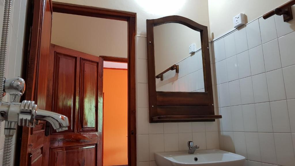 Ella Mount View Guest Inn - 10