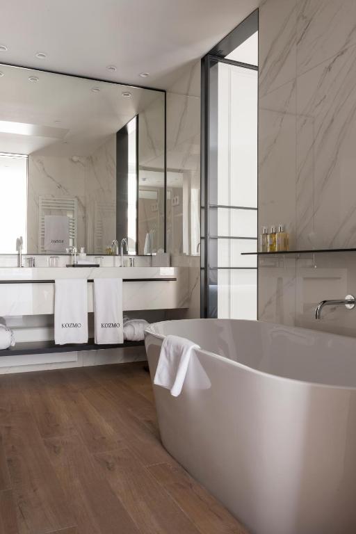 Kozmo Hotel Suites & Spa - Small Luxury Hotels of the World - Resim 6