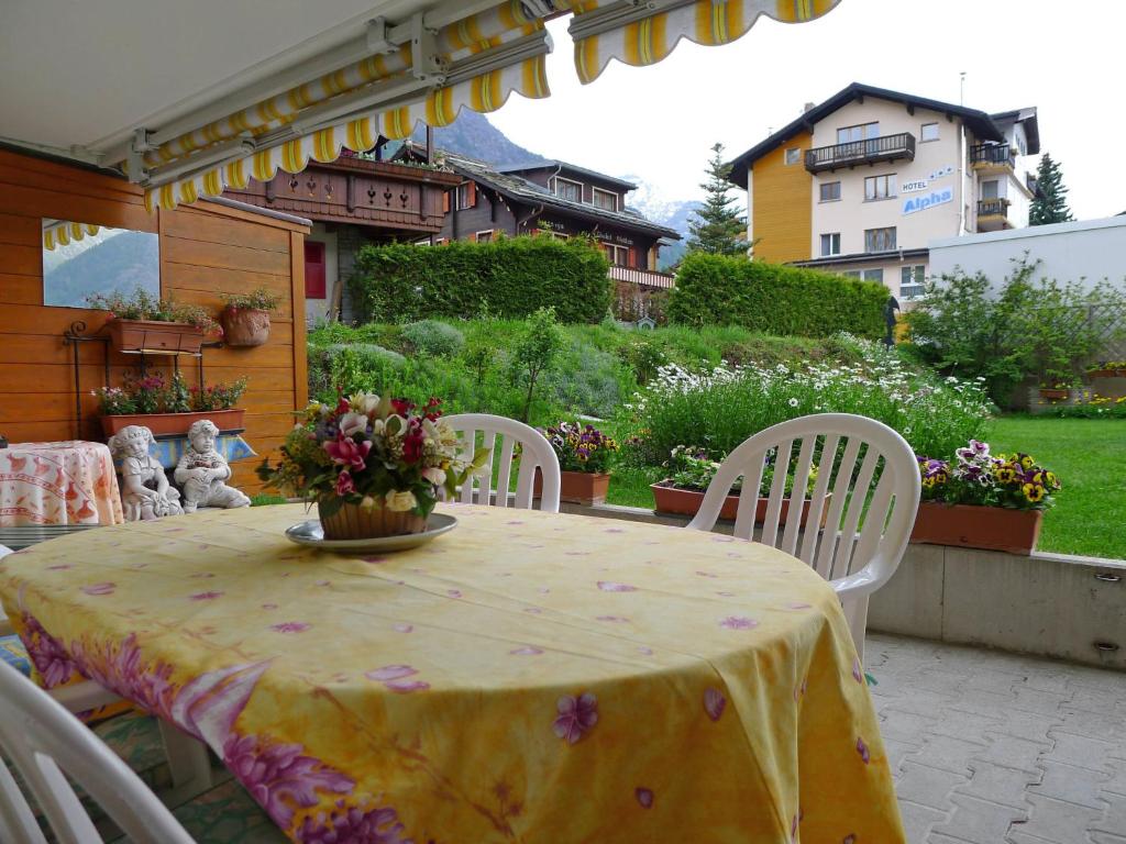 Zahrada ubytování Apartment Sierra Vista by Interhome