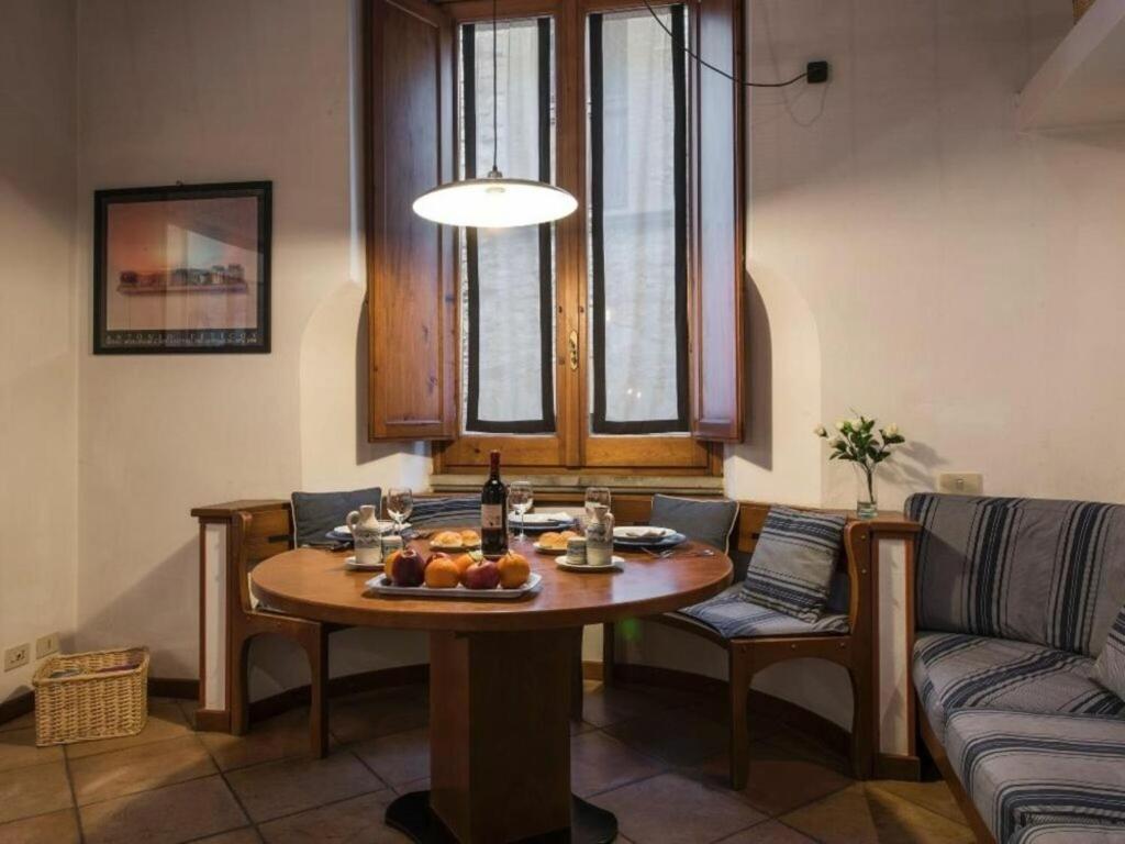 A seating area at Georgofili by Halldis