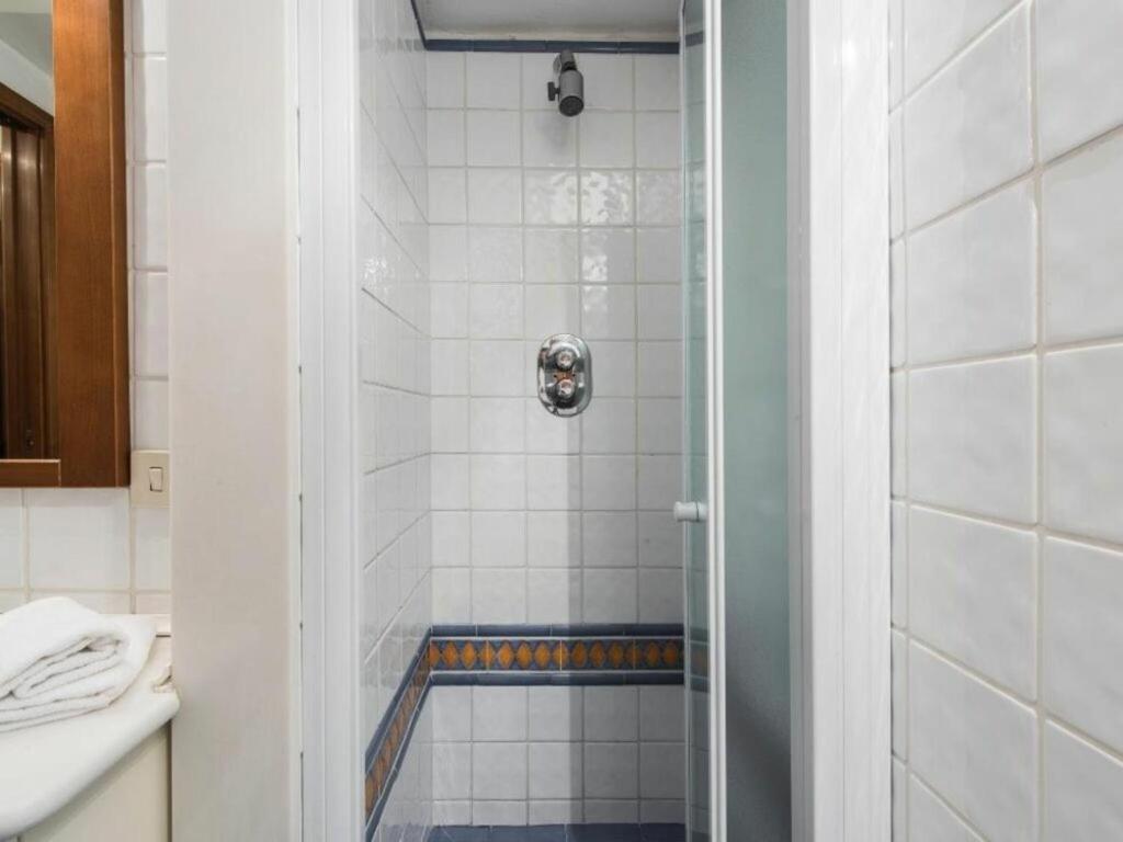 A bathroom at Georgofili by Halldis