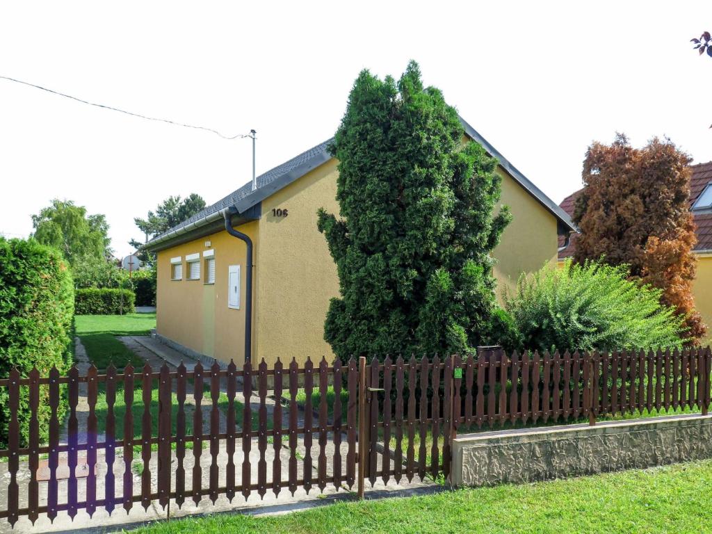 Fotografia z galérie ubytovania Holiday Home János - FOD140 by Interhome v destinácii Balatonfenyves