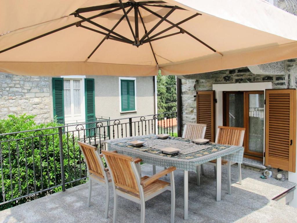 Balkón alebo terasa v ubytovaní Holiday Home Rosa - VNA205 by Interhome