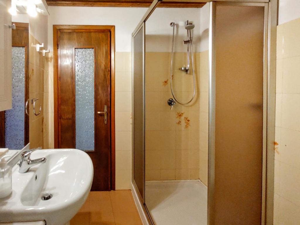 Kúpeľňa v ubytovaní Holiday Home Annita by Interhome