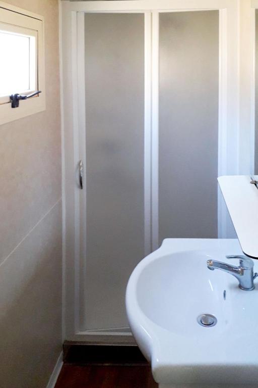 Kúpeľňa v ubytovaní Holiday Home Ponente 6 by Interhome