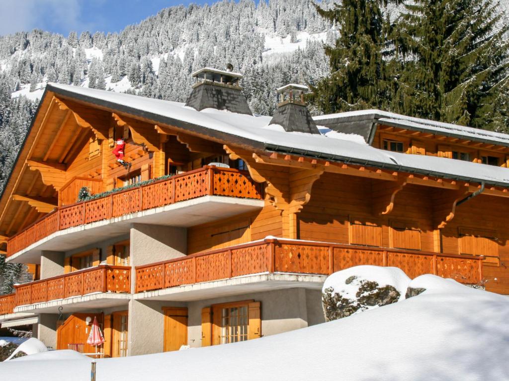 a log cabin in the snow at Apartment Argentière 8 by Interhome in Villars-sur-Ollon