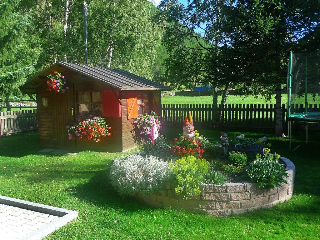 Zahrada ubytování Apartment Amara by Interhome