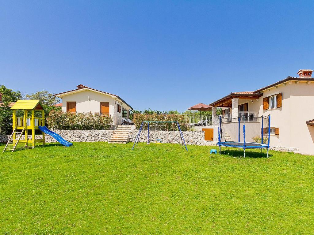 Herní místnost nebo prostor pro děti v ubytování Villa Lucija by Interhome