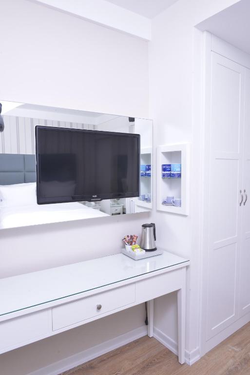 Ten Rooms Istanbul Hotel - 14