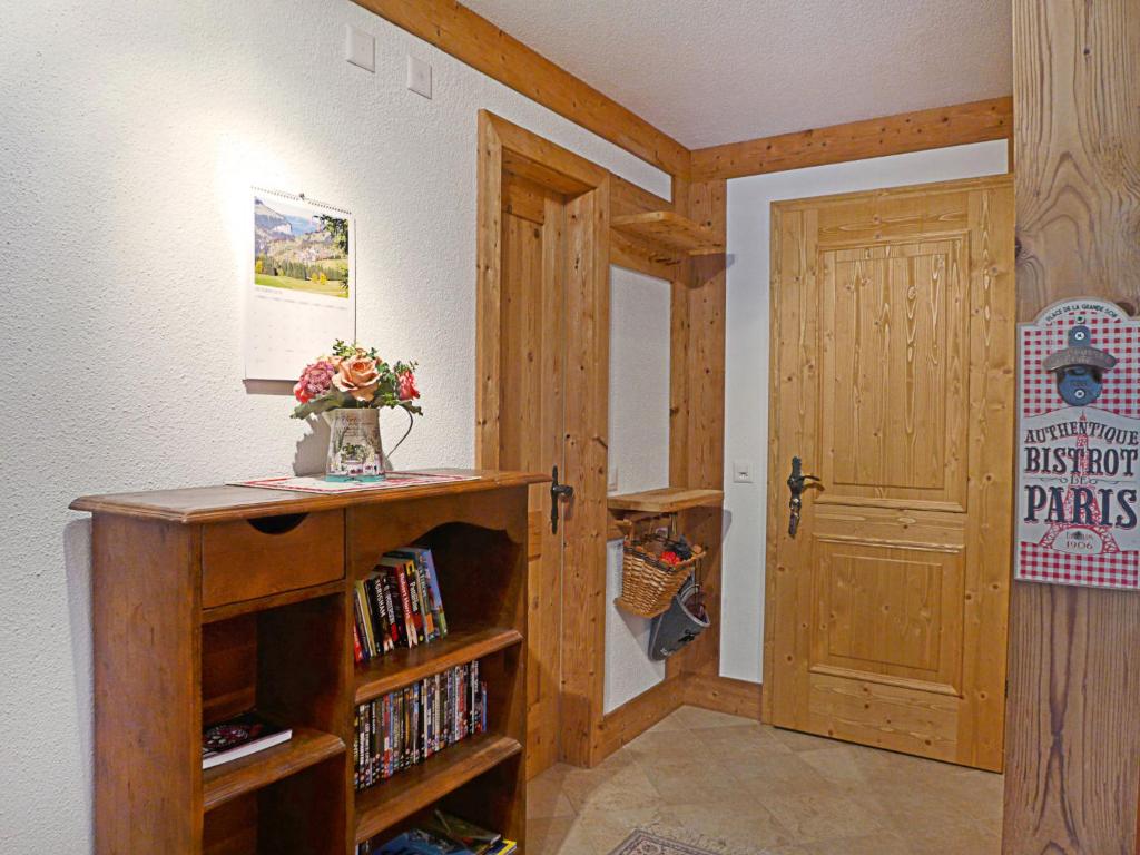 Knihovna v apartmánu