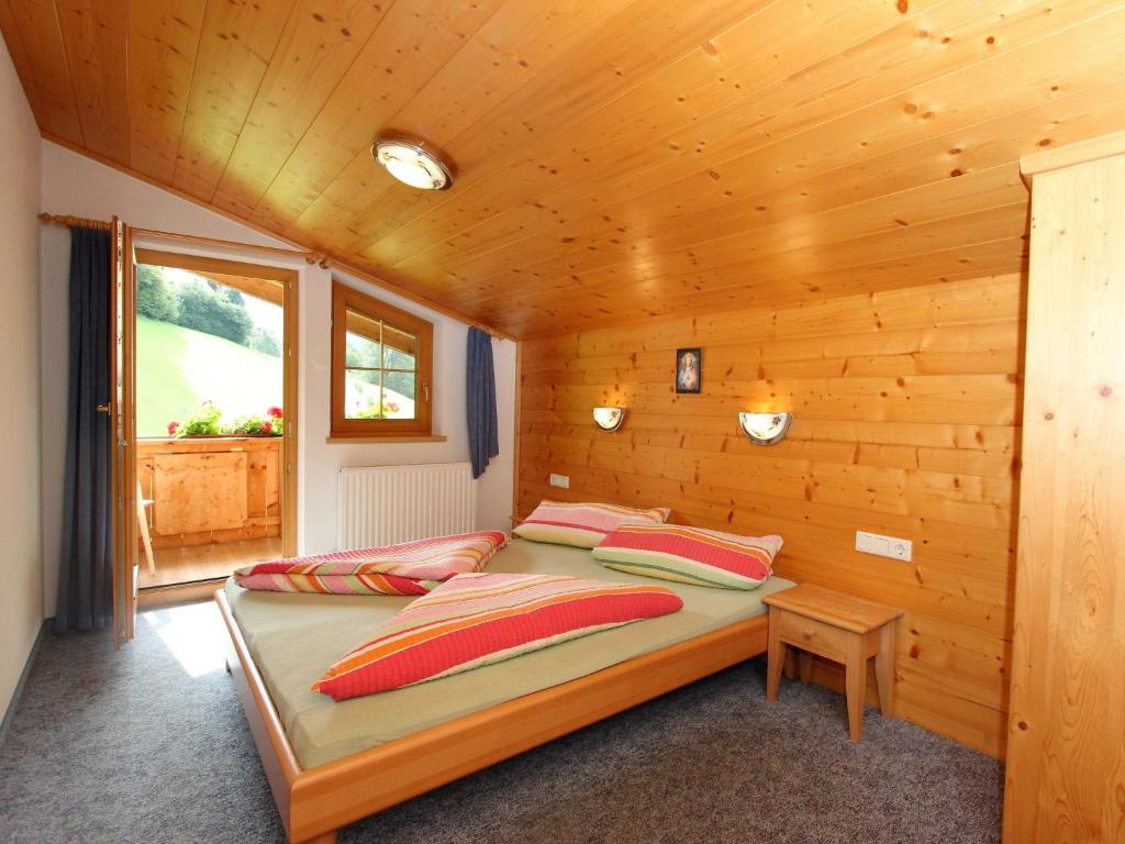 Postel nebo postele na pokoji v ubytování Apartment Alpin by Interhome
