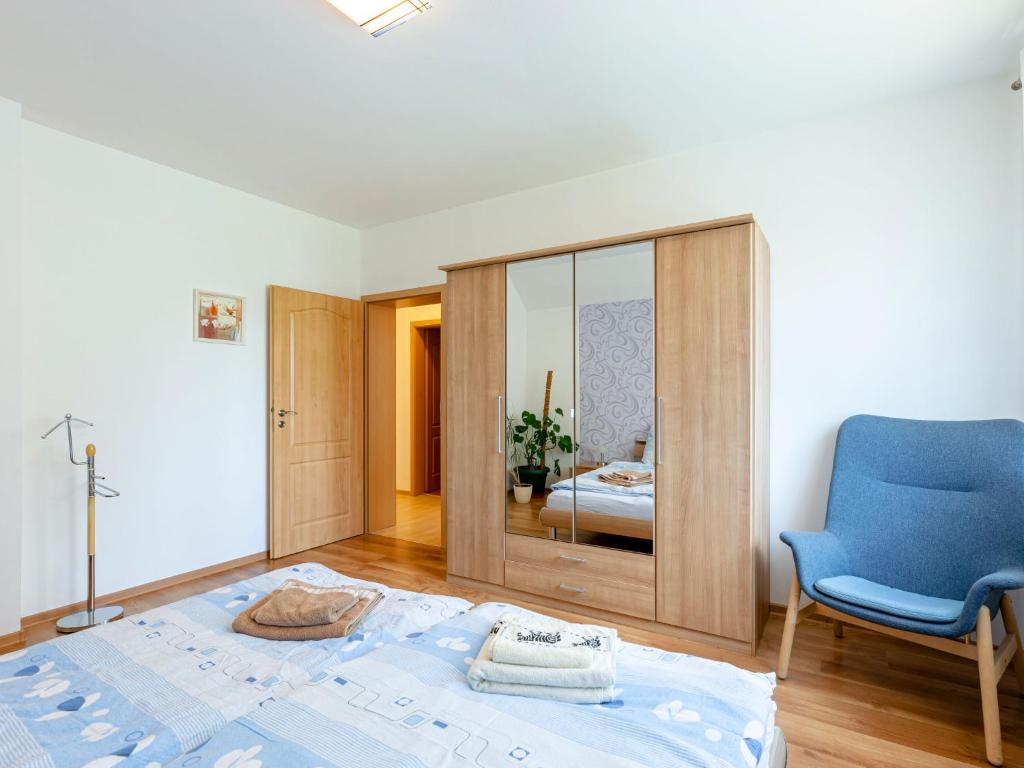Postel nebo postele na pokoji v ubytování Holiday Home Albrechtice by Interhome
