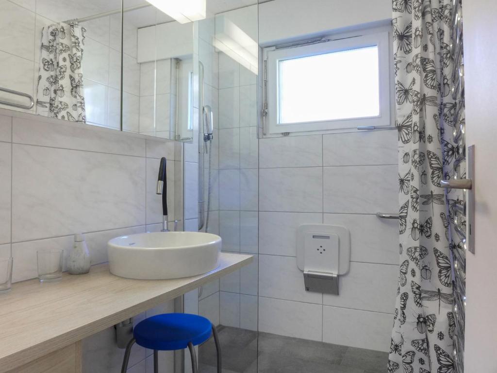 Koupelna v ubytování Apartment Rustica Apt- M by Interhome