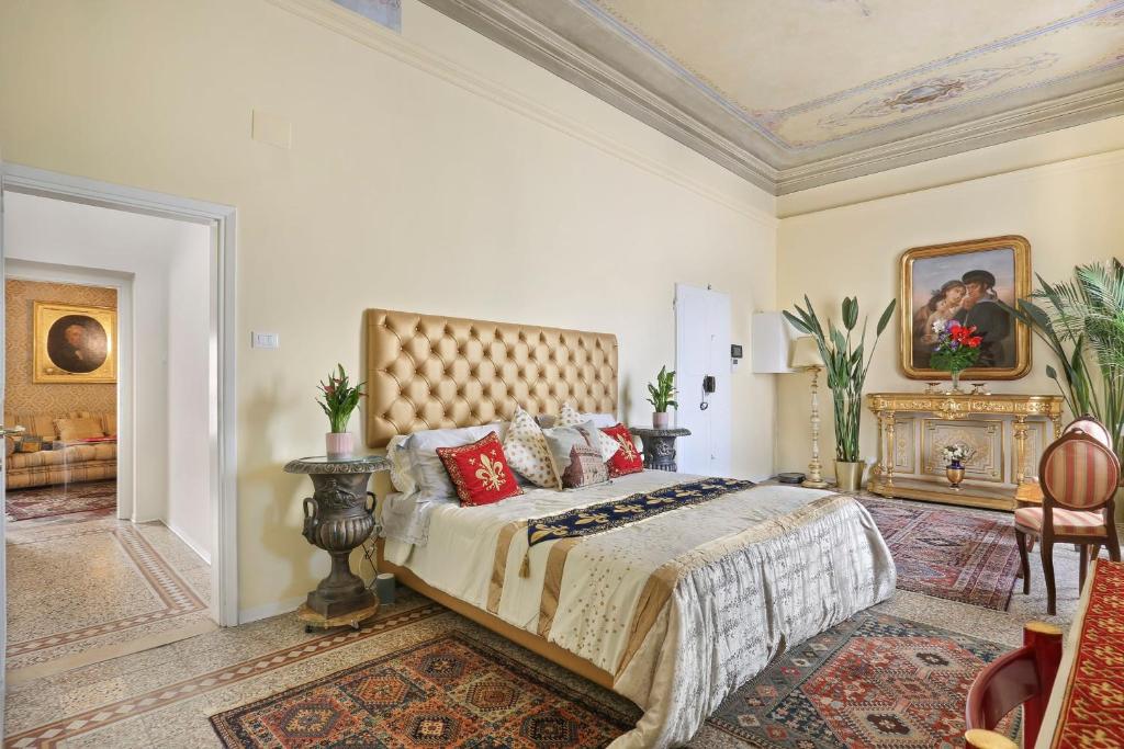 LULLABY suite near Palazzo Vecchio and Piazza Signoria -hosted by Sweetstay