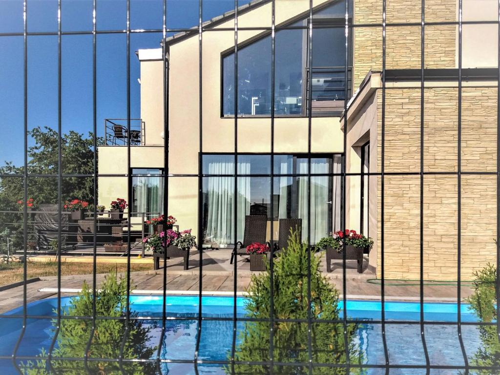 Bazén v ubytování Apartment Lány by Interhome nebo v jeho okolí