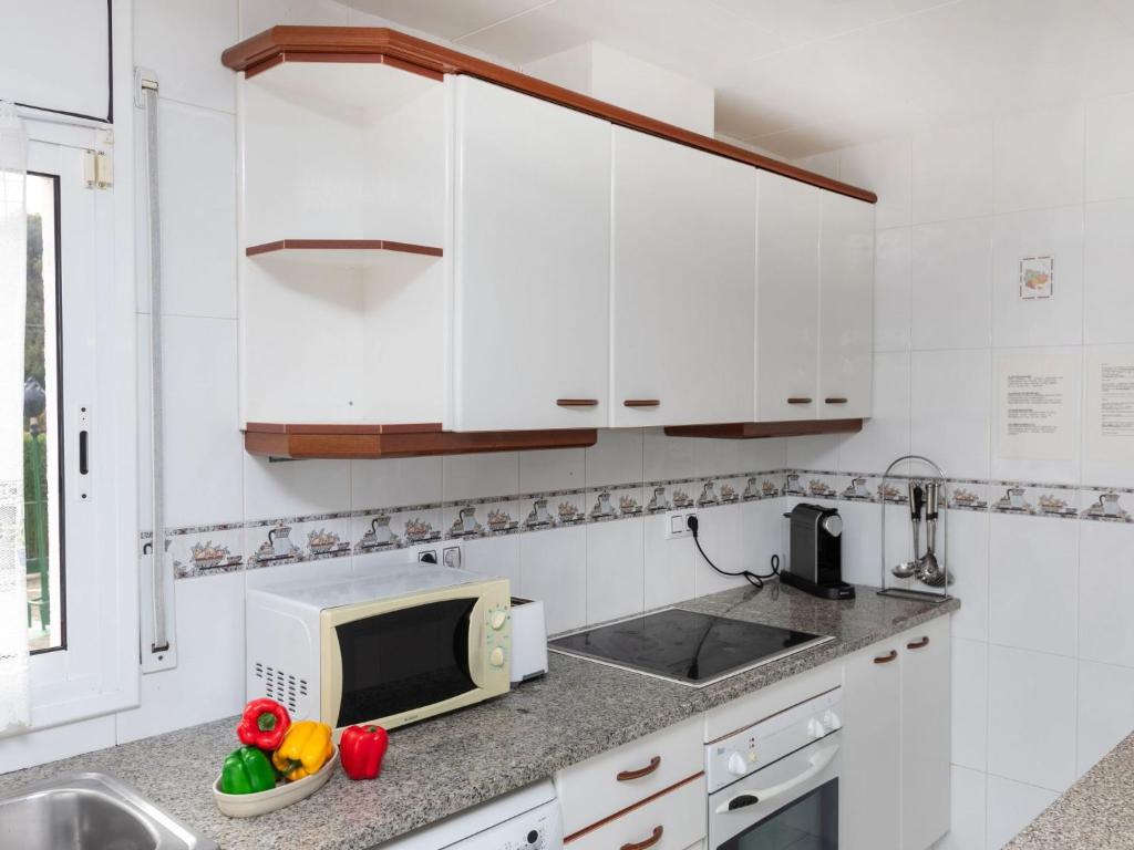 Kuchyňa alebo kuchynka v ubytovaní Apartment El Gato I by Interhome