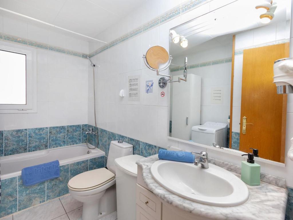 Kúpeľňa v ubytovaní Apartment El Gato I by Interhome