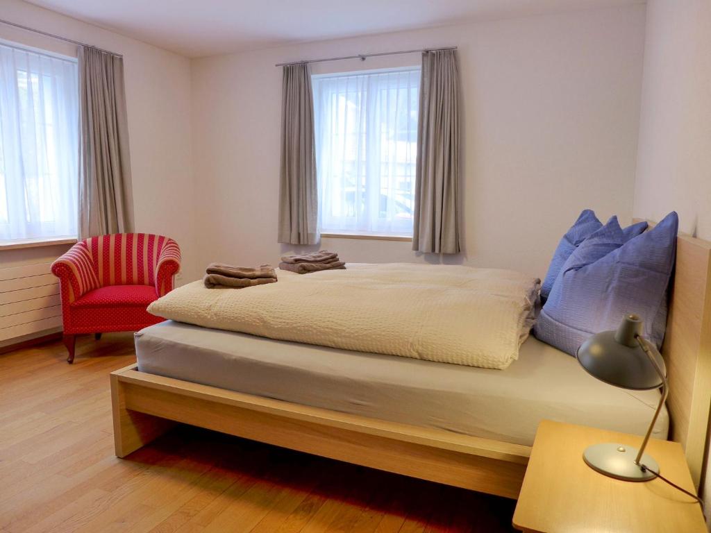 Postel nebo postele na pokoji v ubytování Apartment Matte - Alte Post by Interhome