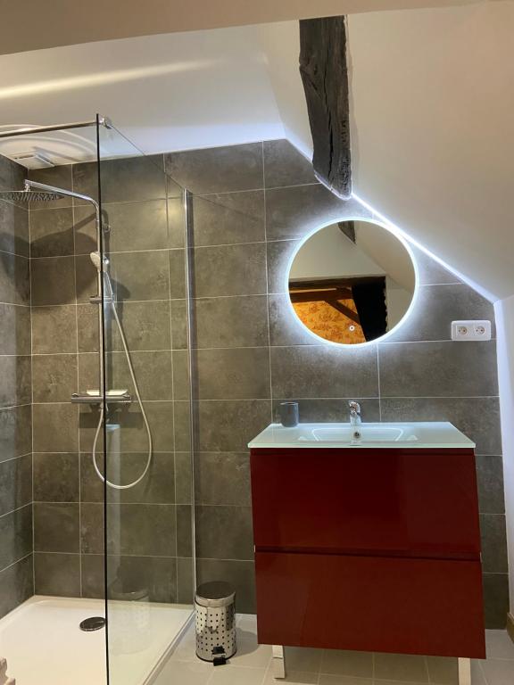 Koupelna v ubytování La Charmeraie : gîte de charme, piscine et spa