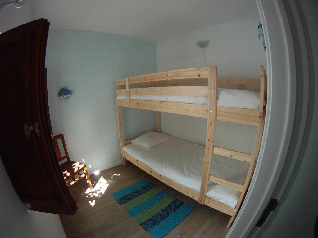 Postel nebo postele na pokoji v ubytování Ahoy Porto Covo Hostel