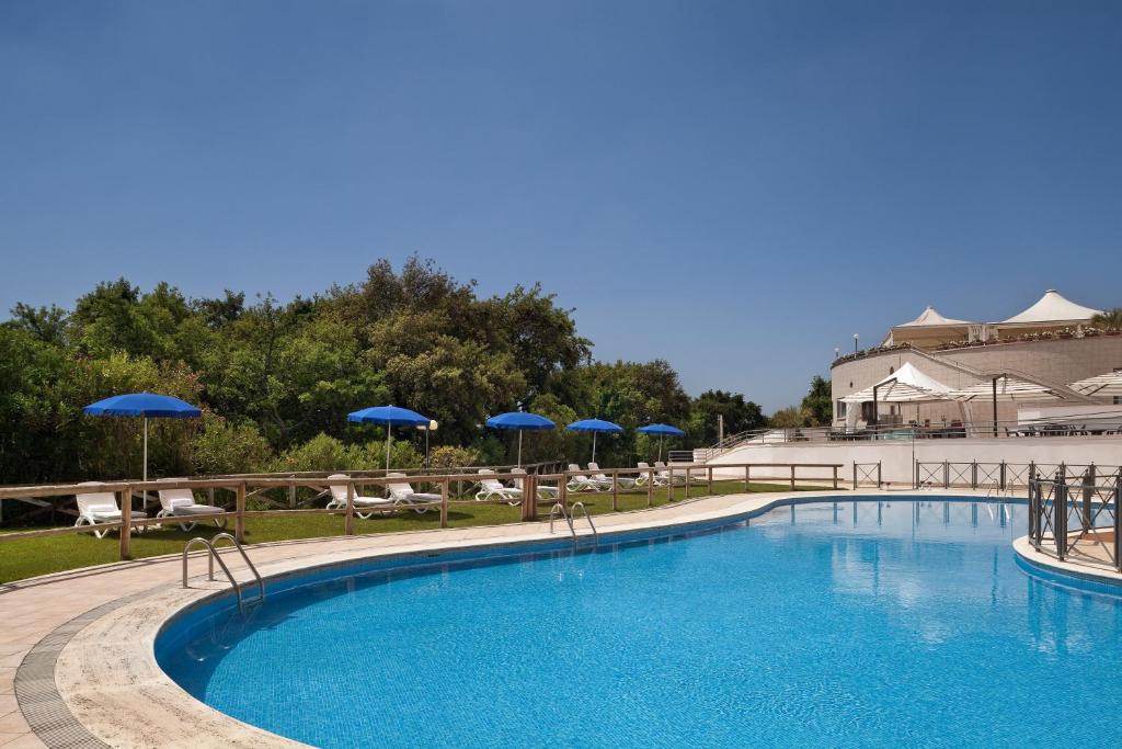 Bazén v ubytování Hotel Roma Aurelia Antica nebo v jeho okolí