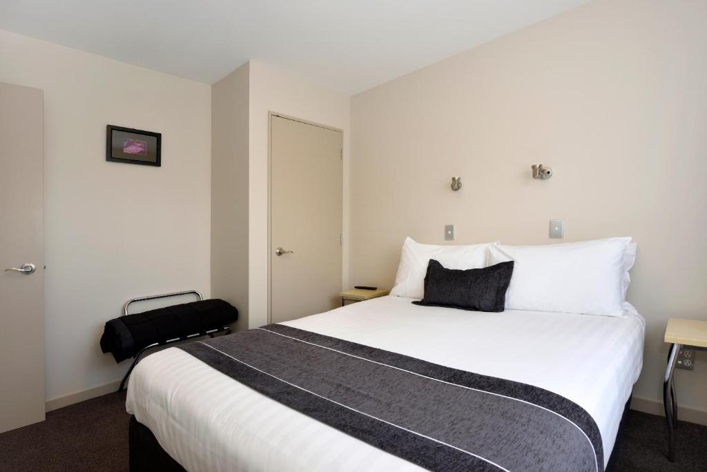 
One-Bedroom Suite with Spa Bath
