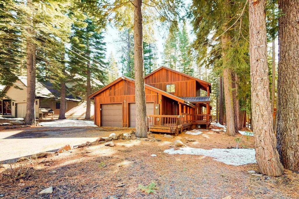 Hawks Nest, Truckee (updated prices 2024)