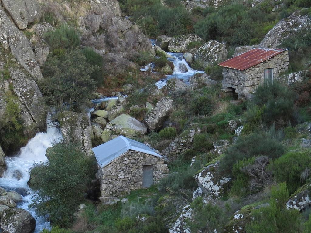 Restored, rustic and rural mini cottage in typical Portuguese