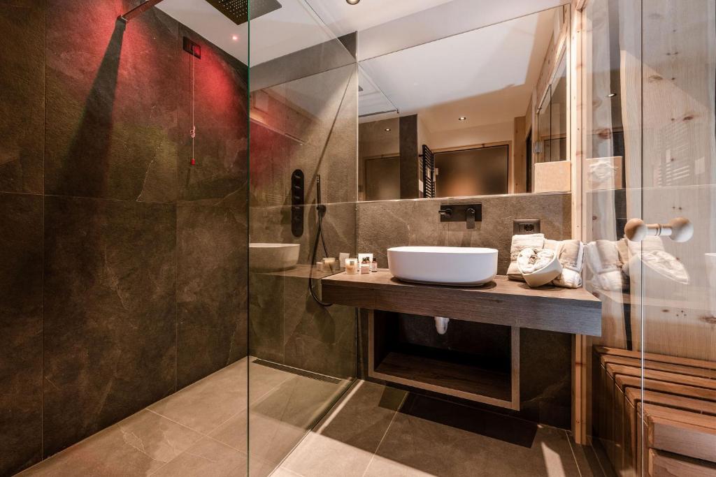 Nidaris - Luxury Private Spa Suites - 5