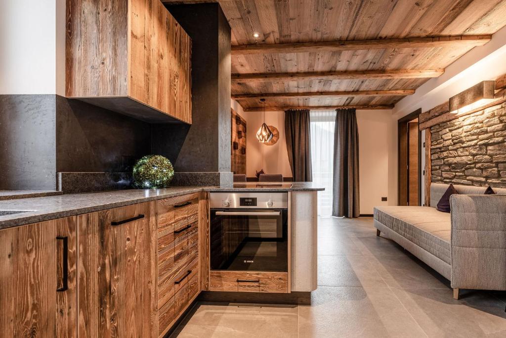 Nidaris - Luxury Private Spa Suites - 9