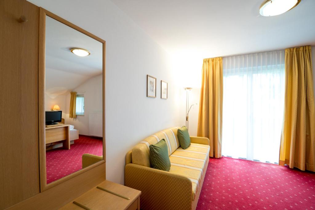 Posezení v ubytování Hotel Quellenhof