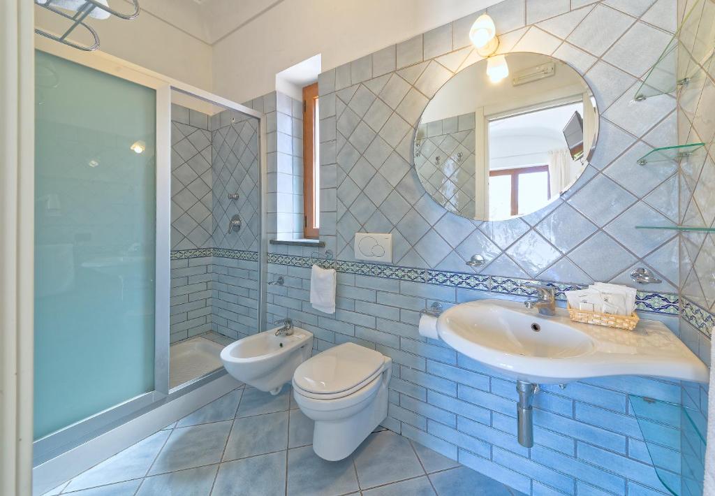 Un baño de Hotel Punta Imperatore