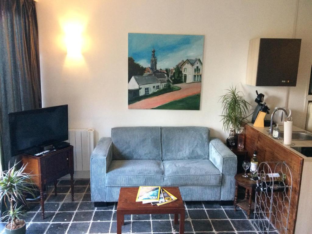 B&B In de Oude Smederij Zaltbommel - Tiny House With Garden View