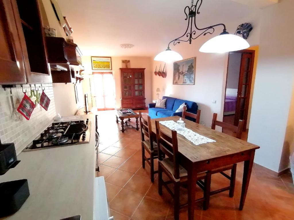 Kuchyň nebo kuchyňský kout v ubytování calloni franceschini home