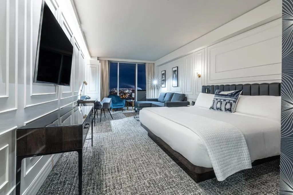 Room Citadine with King bed and Sofa bed (Accessible Room)