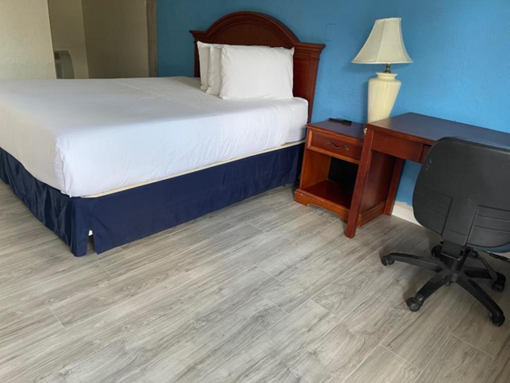 Postel nebo postele na pokoji v ubytování Ephrata Inn Motel