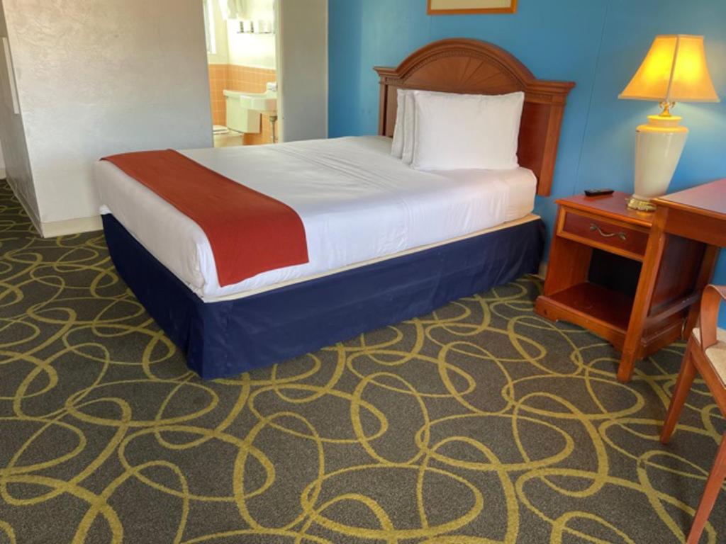 Postel nebo postele na pokoji v ubytování Ephrata Inn Motel
