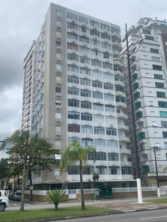 2 dormitórios frente a praia - Housity
