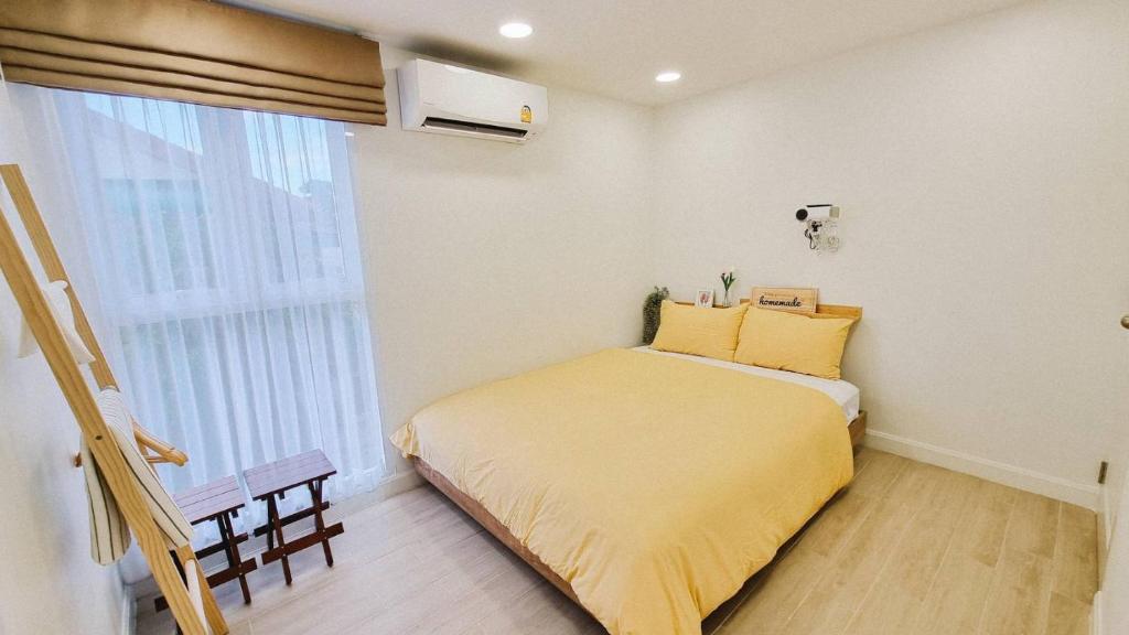 Bloomin' Moon hostel & cafe, Chiang Mai Old Town - 3