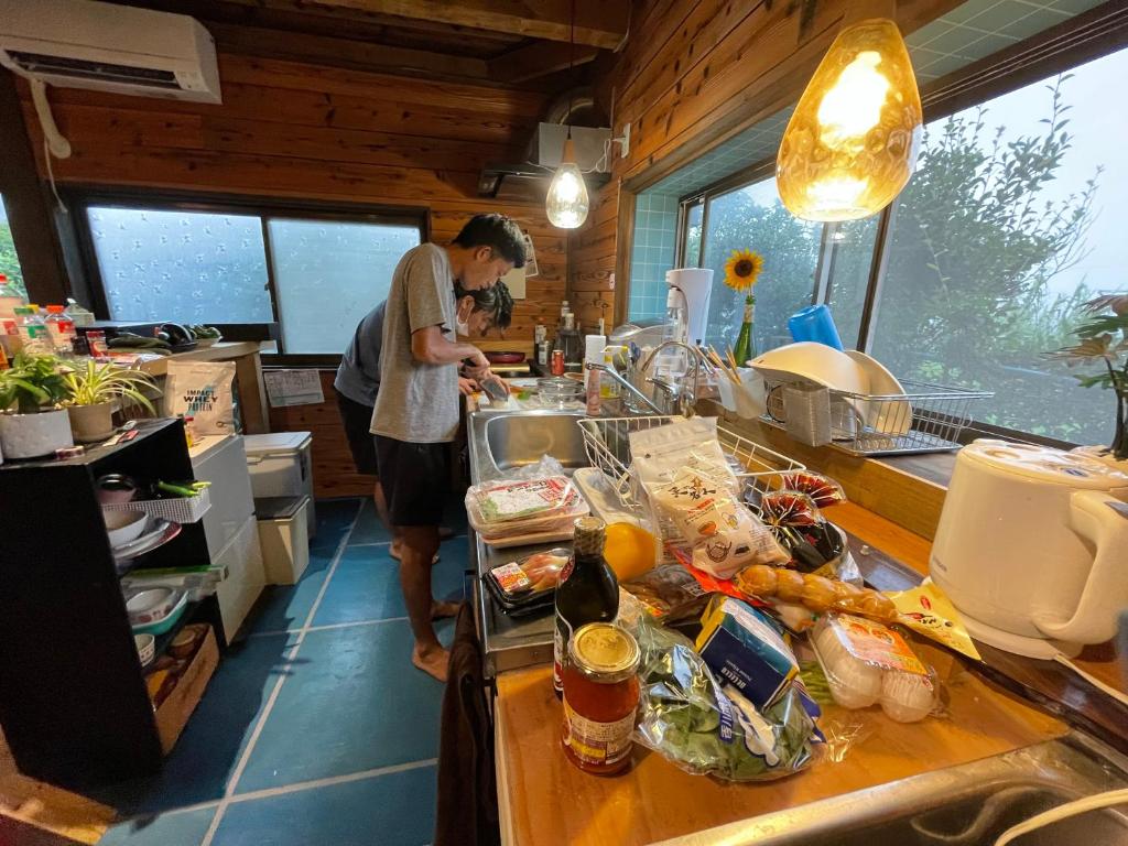 Jídlo v hostelu nebo okolí