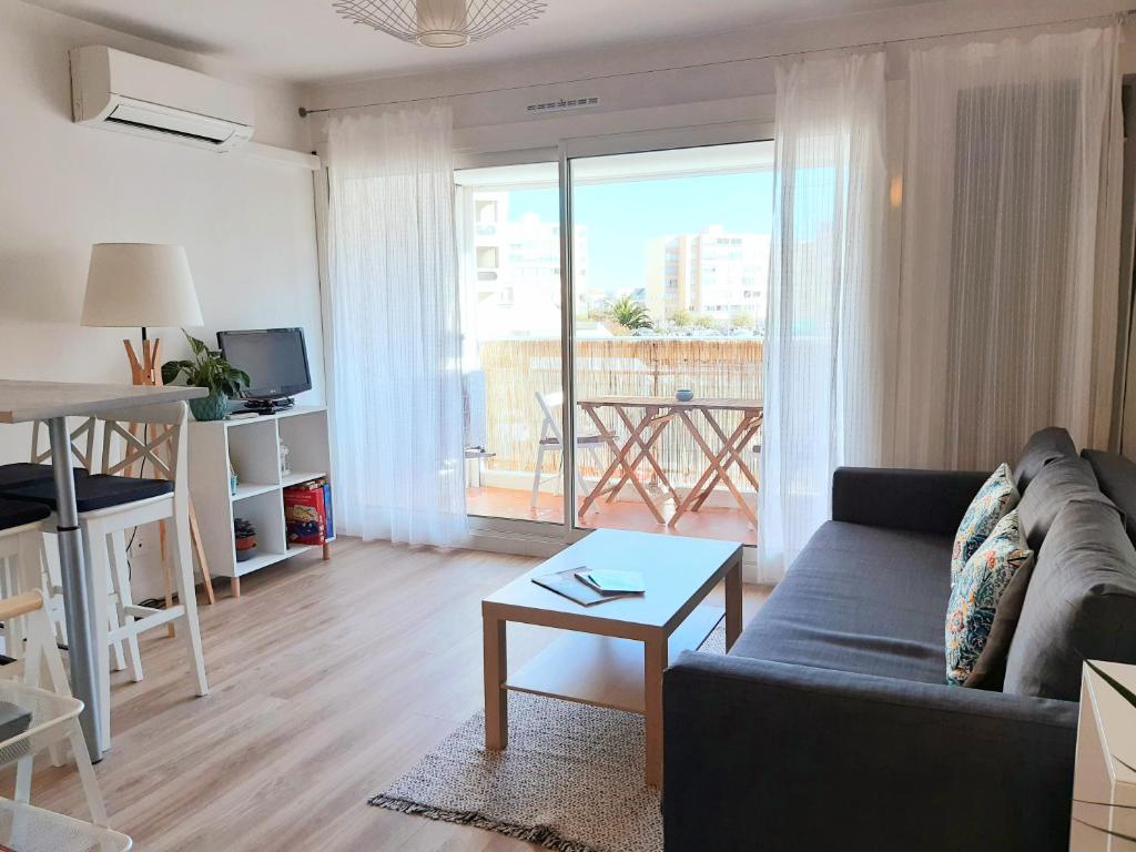 Studio Carnon ~ Plage, port et commerces, tout proche!