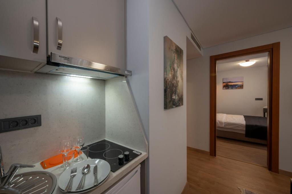 KA Hotel & Suites - 7