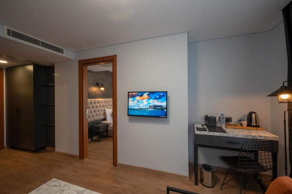 KA Hotel & Suites - 4