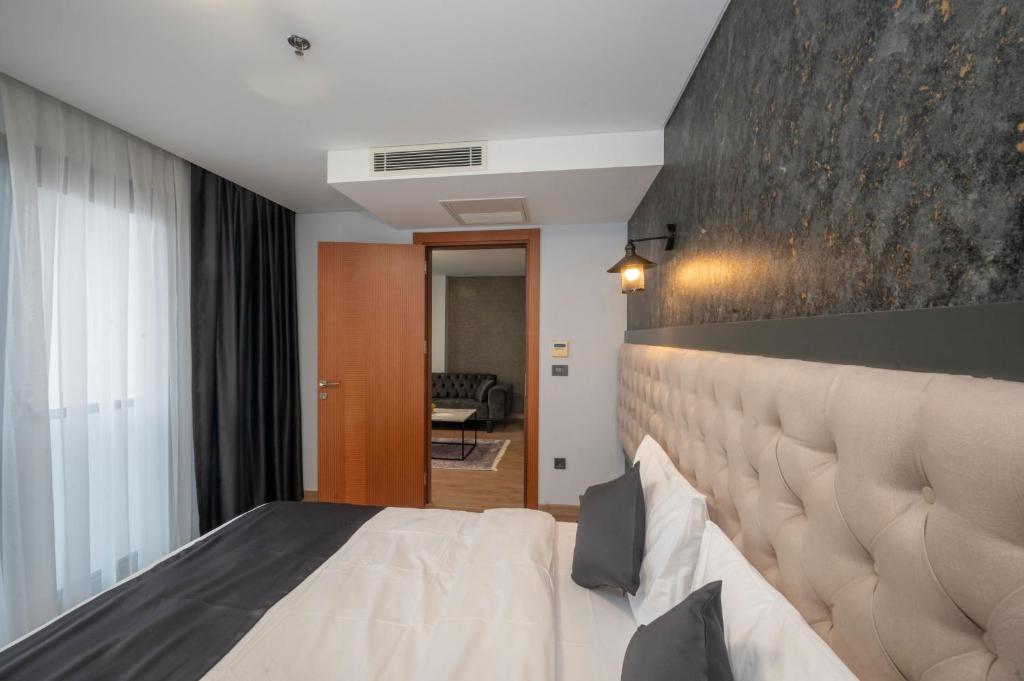 KA Hotel & Suites - 11