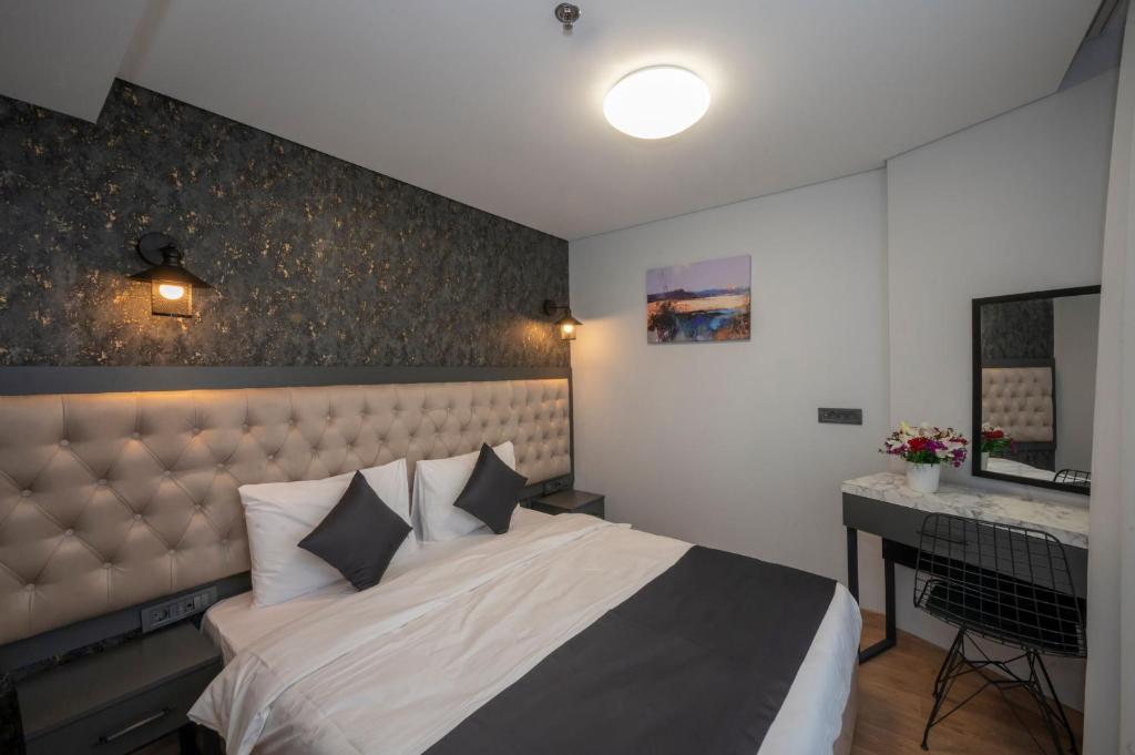 KA Hotel & Suites - 10