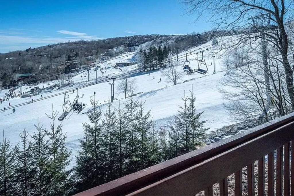 SKI IN/OUT Beech Mtn Views 5 BR House w/ Hot Tub, Beech Mountain