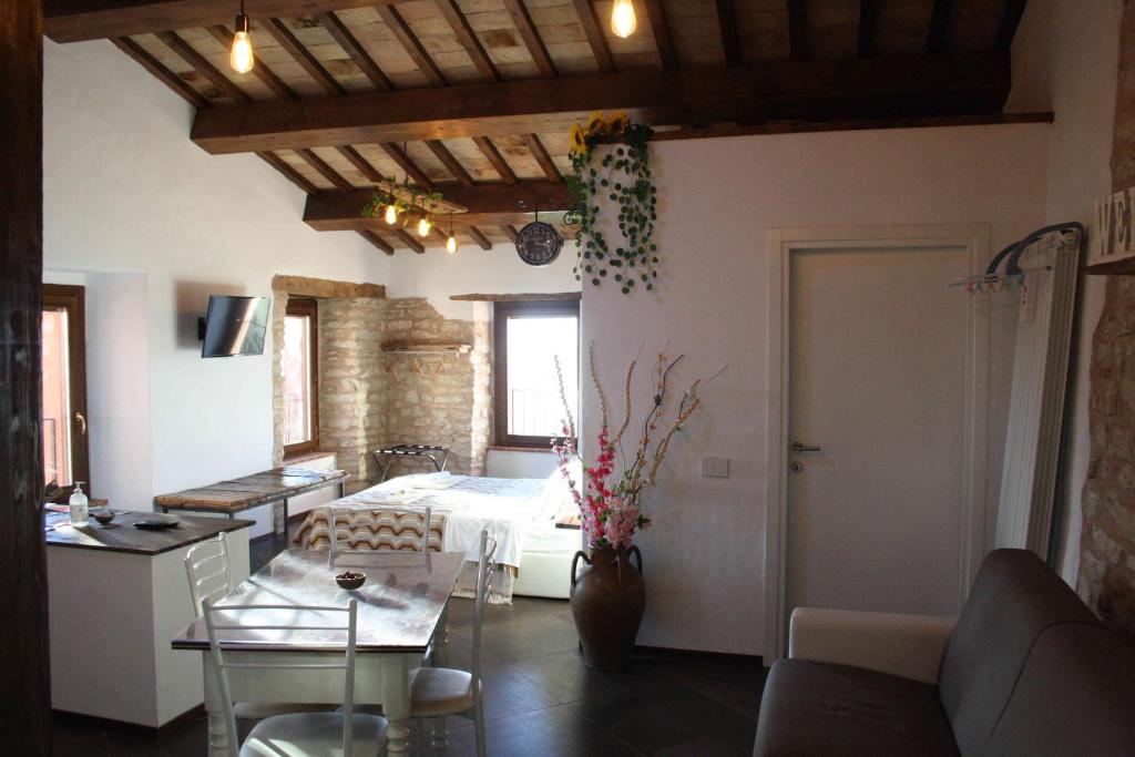 Telewizja i/lub zestaw kina domowego w obiekcie L'ALPACA DELLA ROSSA - AGRITURISMO