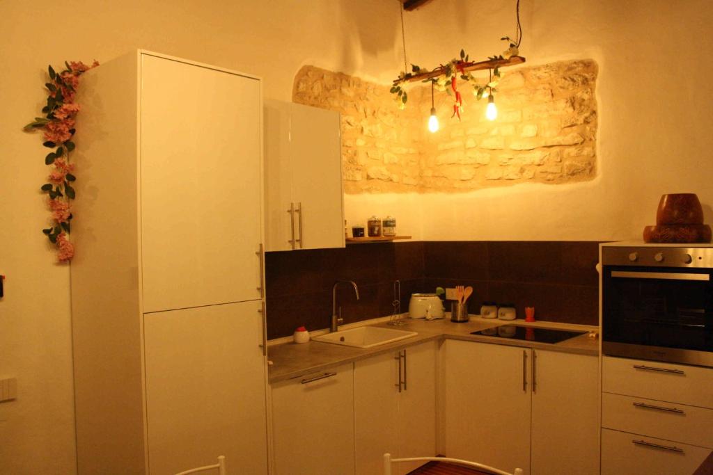Kuchnia lub aneks kuchenny w obiekcie L'ALPACA DELLA ROSSA - AGRITURISMO